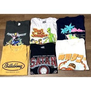 Lot Of 6 Men's Brand New Random Graphic T-Shirts Short Sleeves Sz Small NWT 003